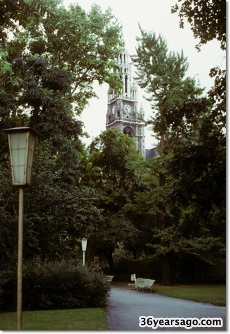 Farewell Vienna - Rathaus park